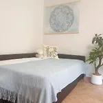 Garden Free Parking And Air Conditioning *