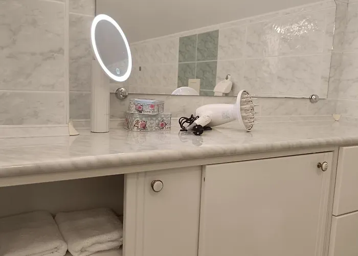 Garden Free Parking And Air Conditioning