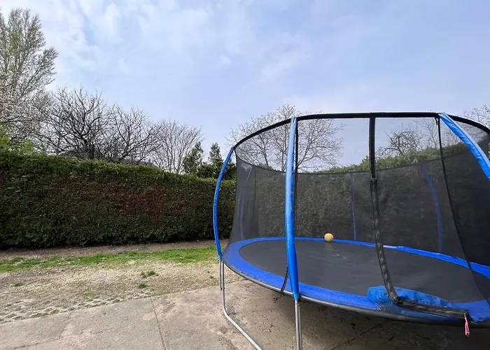 Garden Free Parking And Air Conditioning * 布达佩斯