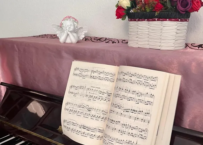 Garden Free Parking And Air Conditioning